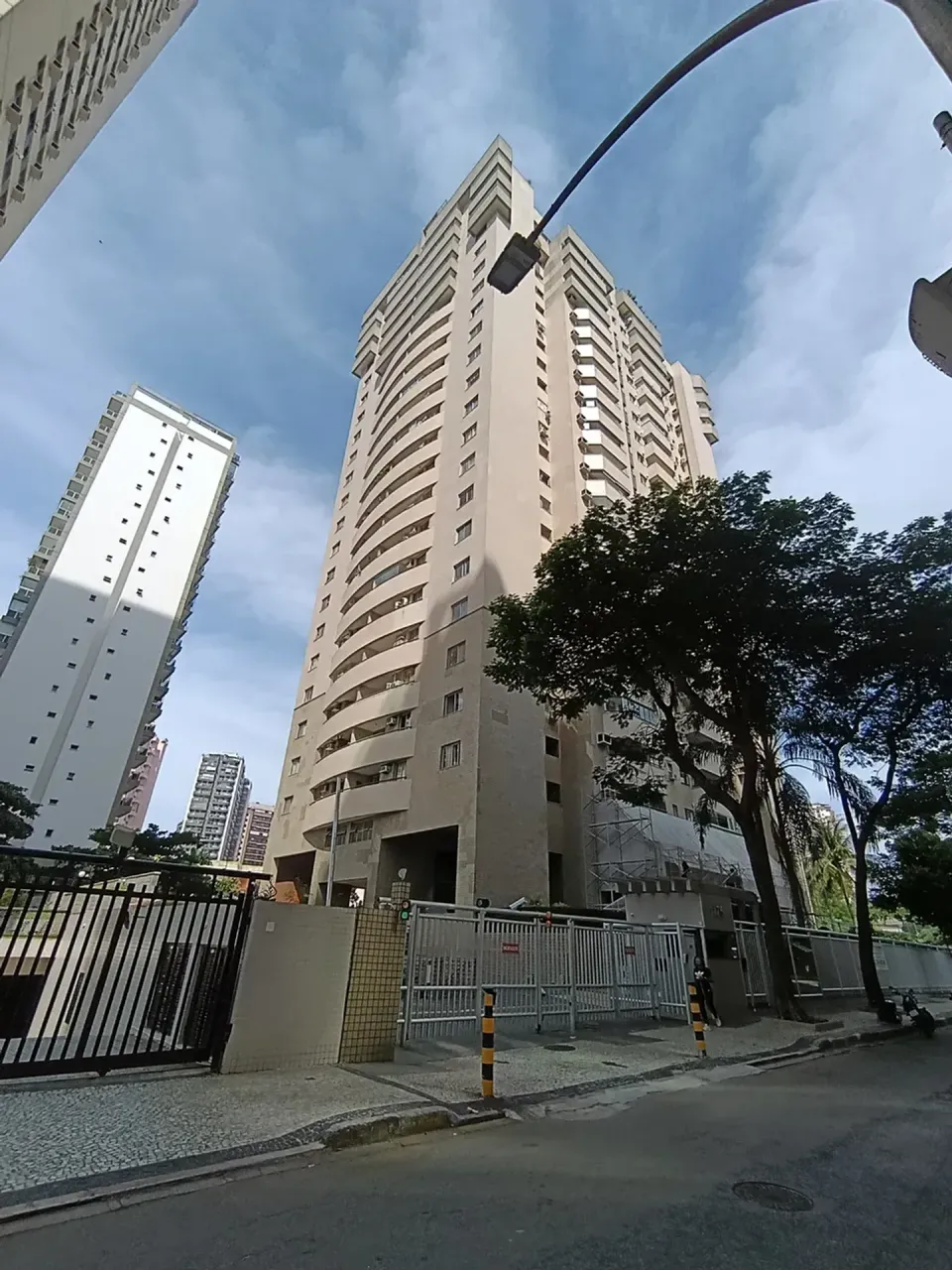 Unfurnished 2-bedroom apartment with a balcony — photo 15