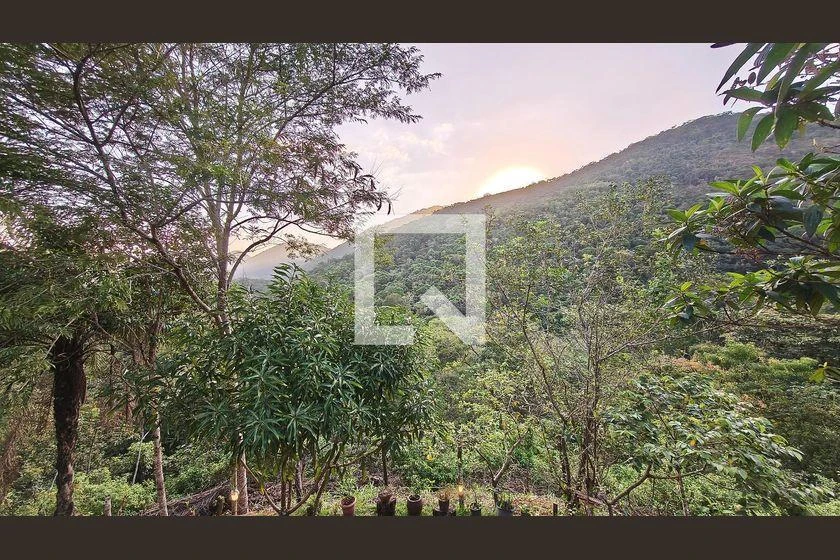Casa mobiliada com cozinha americana, 3 quartos e jardim — photo 22