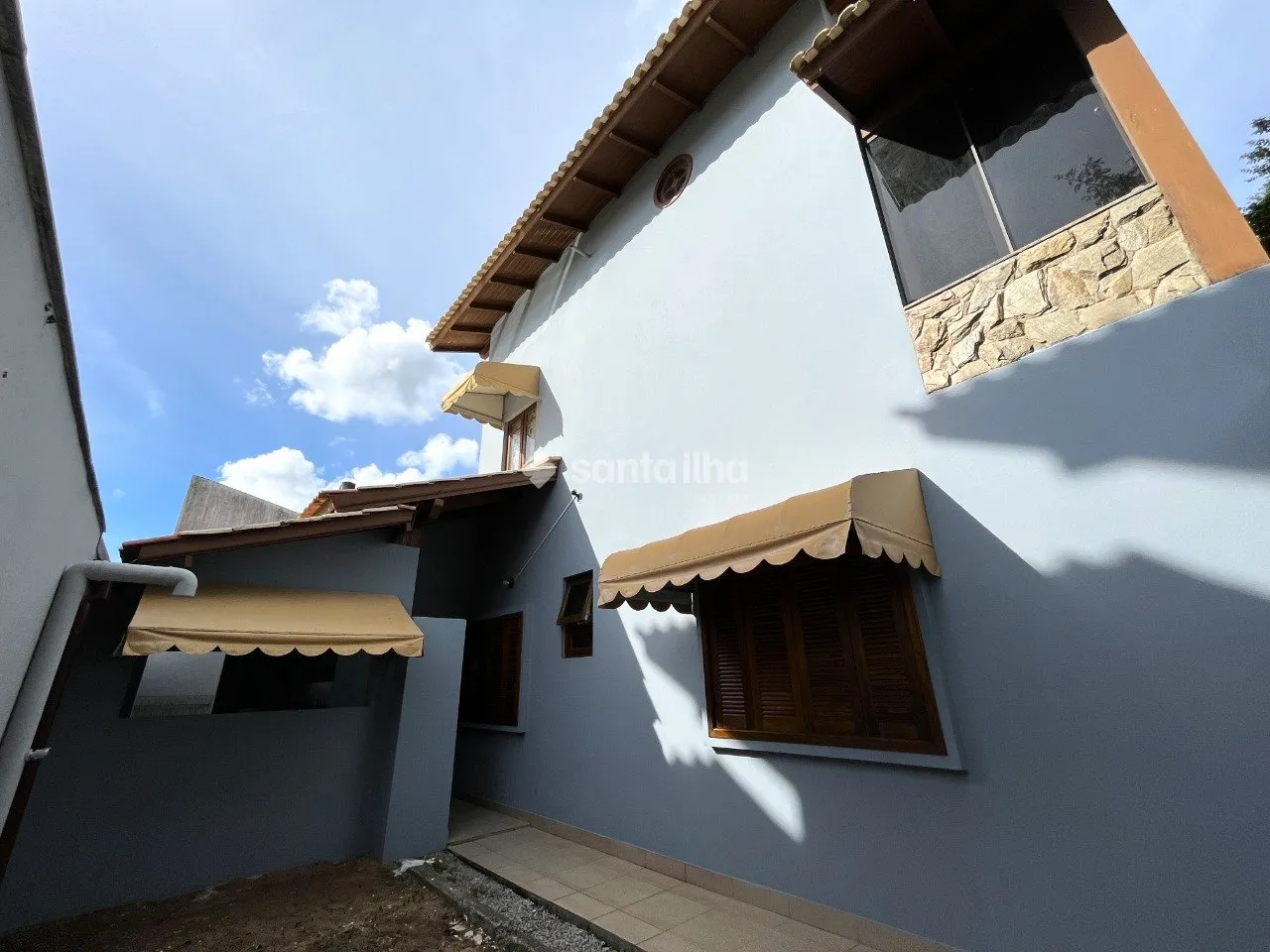 200 m² house with a private BBQ and a grill on the balcony — photo 39
