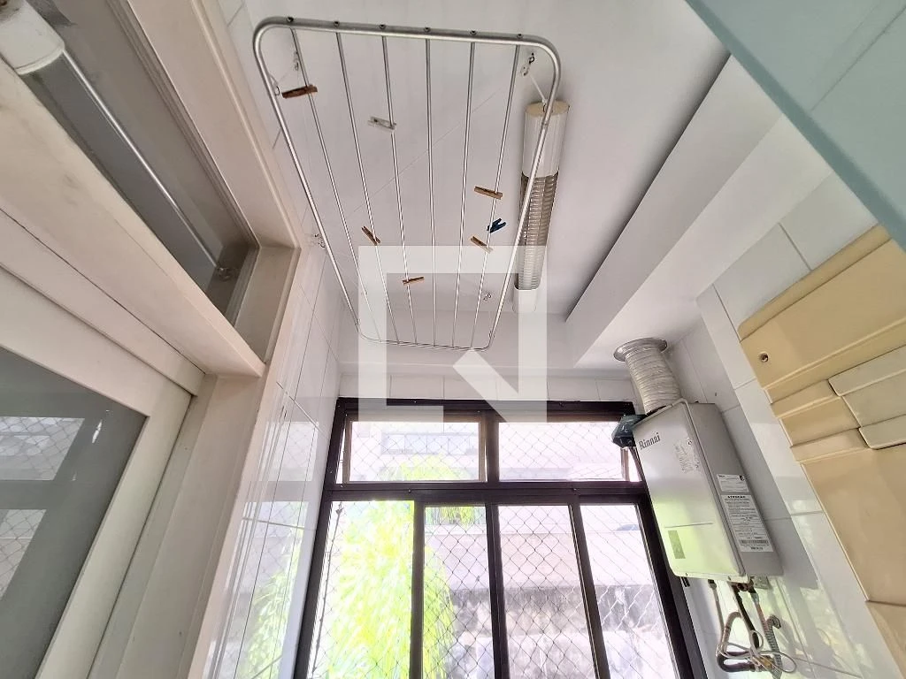 Furnished 3-bedroom apartment with 3 bathrooms — photo 34