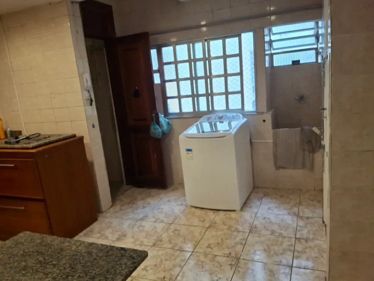 Unfurnished 3-bedroom apartment with 24-hour concierge — photo 9