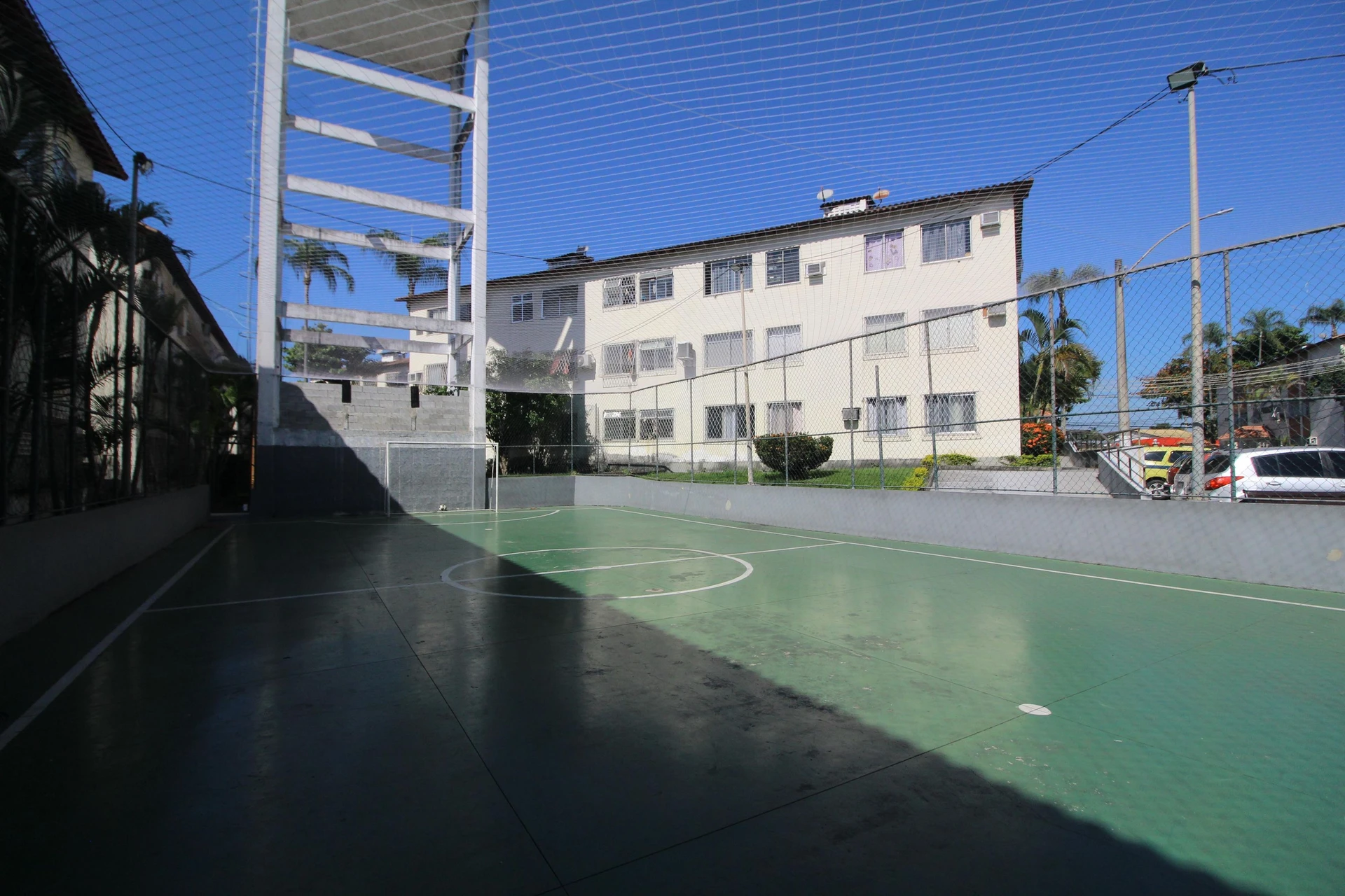 3-bedroom apartment in a building with a pool — photo 20