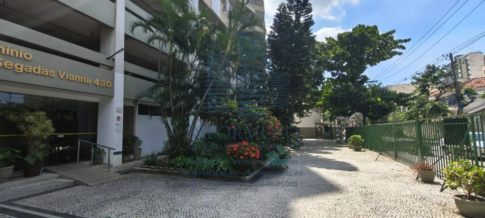 122 m² apartment with 3 bedrooms and a balcony — photo 32
