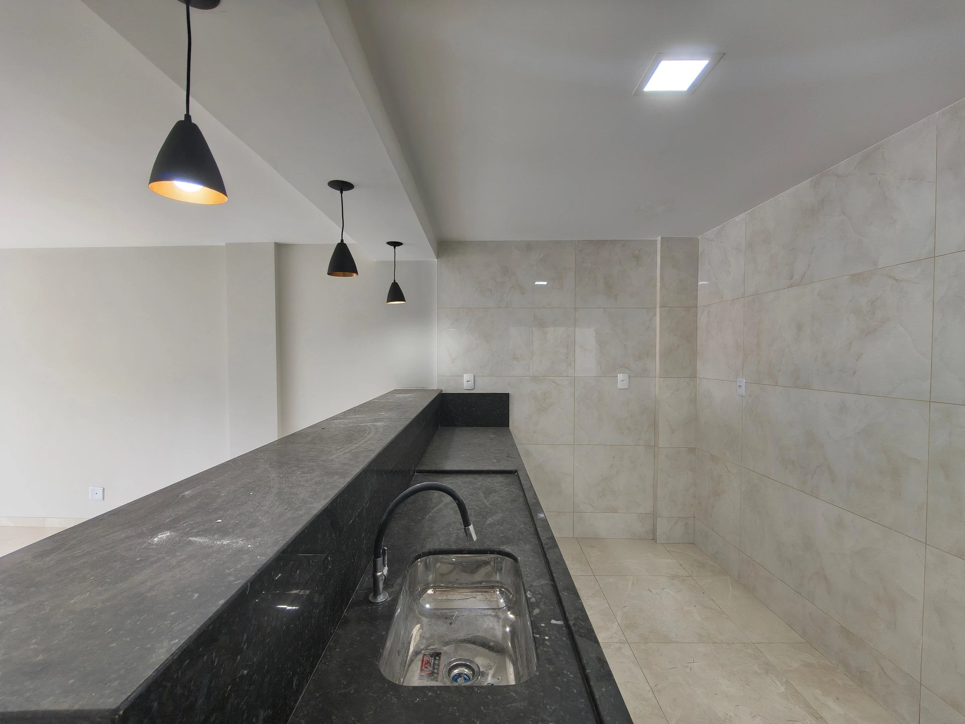 House, 110 m², with floor-to-ceiling windows — photo 2