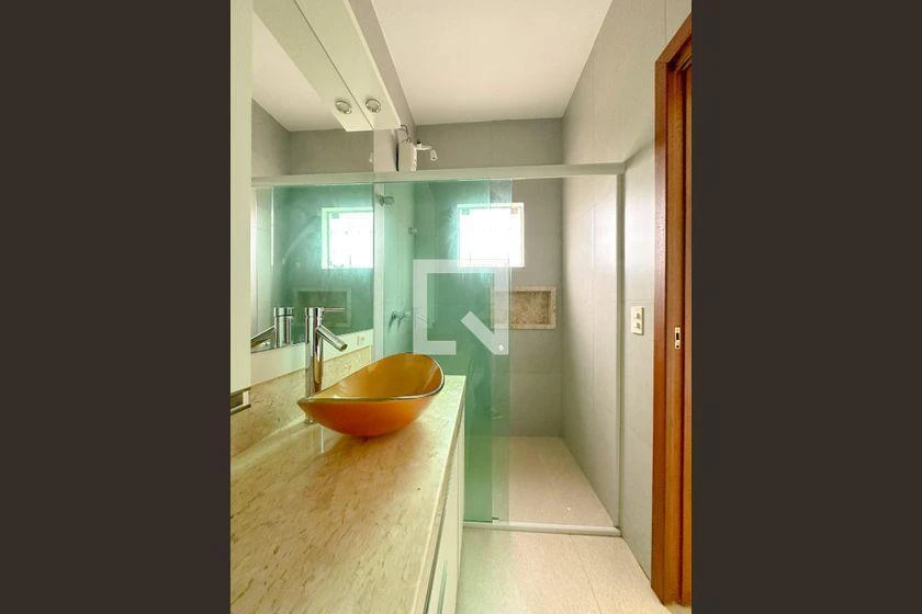 4-bedroom house, 3 with their own bathrooms, 194 m² — photo 17