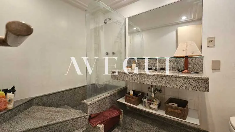 201 m² apartment with 4 bedrooms and 2 parking spots — photo 23
