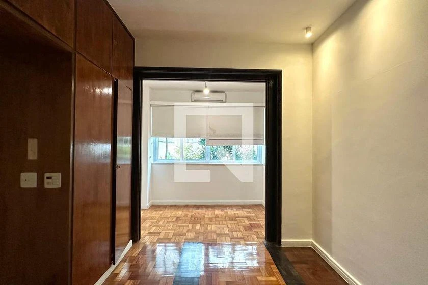 Unfurnished 260 m² apartment with 4 en-suite bedrooms — photo 5
