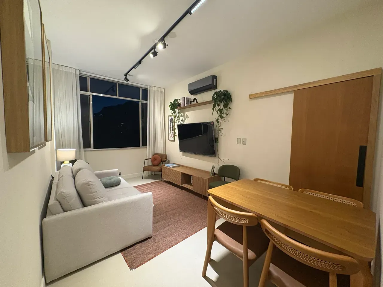 Furnished 2-bedroom apartment with 2 bathrooms — photo 10