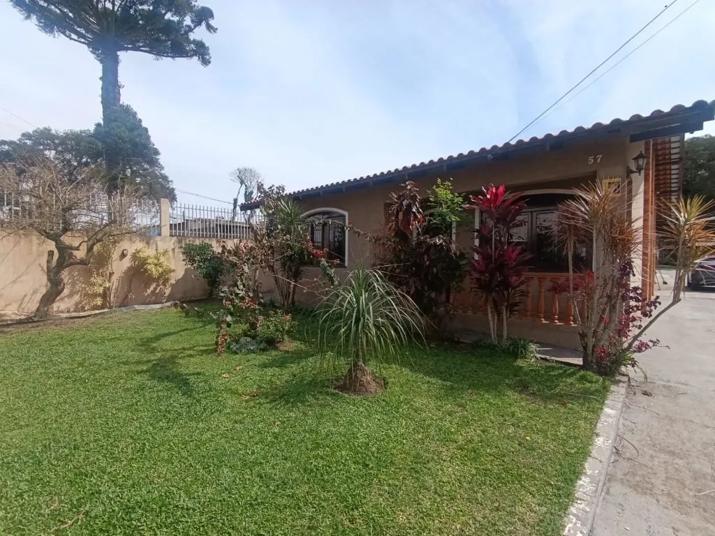 3-bedroom house with a bathtub in Curitiba — photo 18