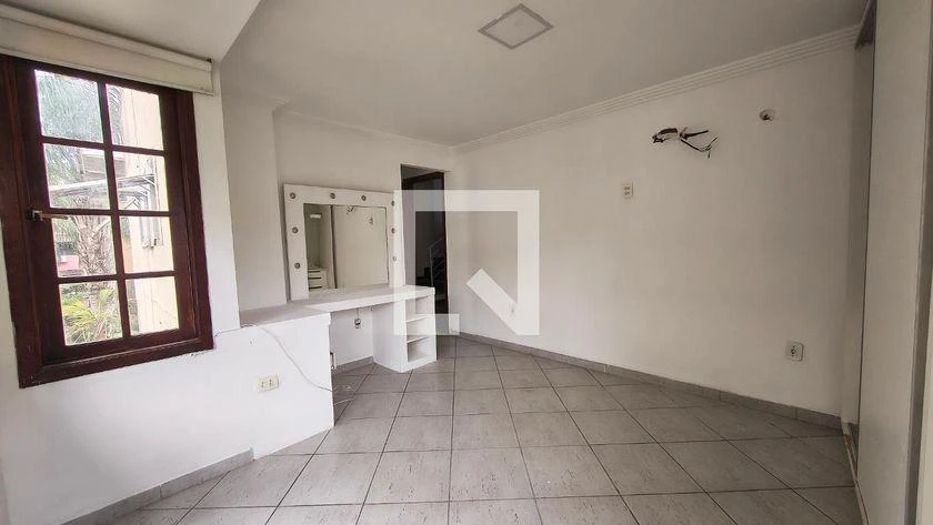Дом 200 м² с панорамными окнами и грилем на балконе — photo 42
