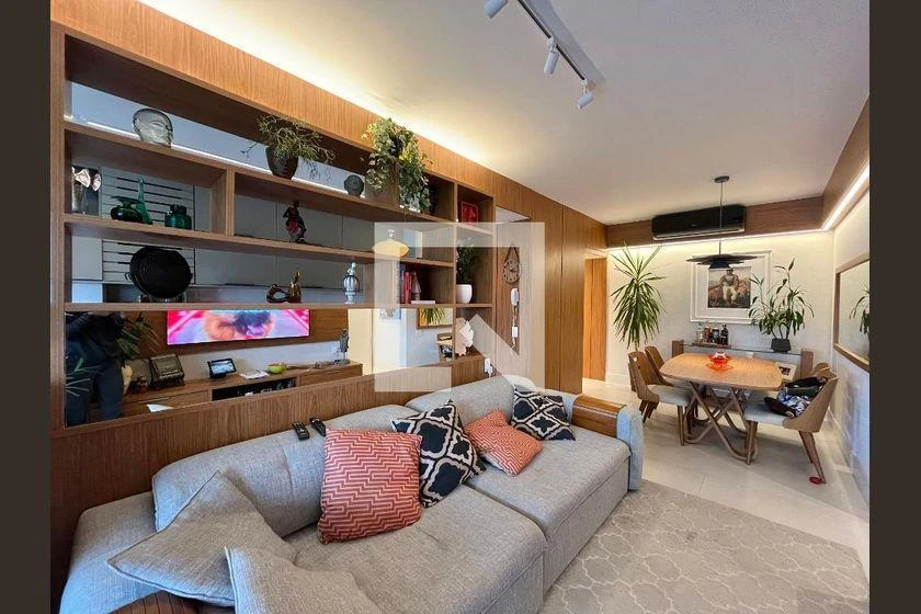 Water view in a 2-bedroom apartment, 70 m²
