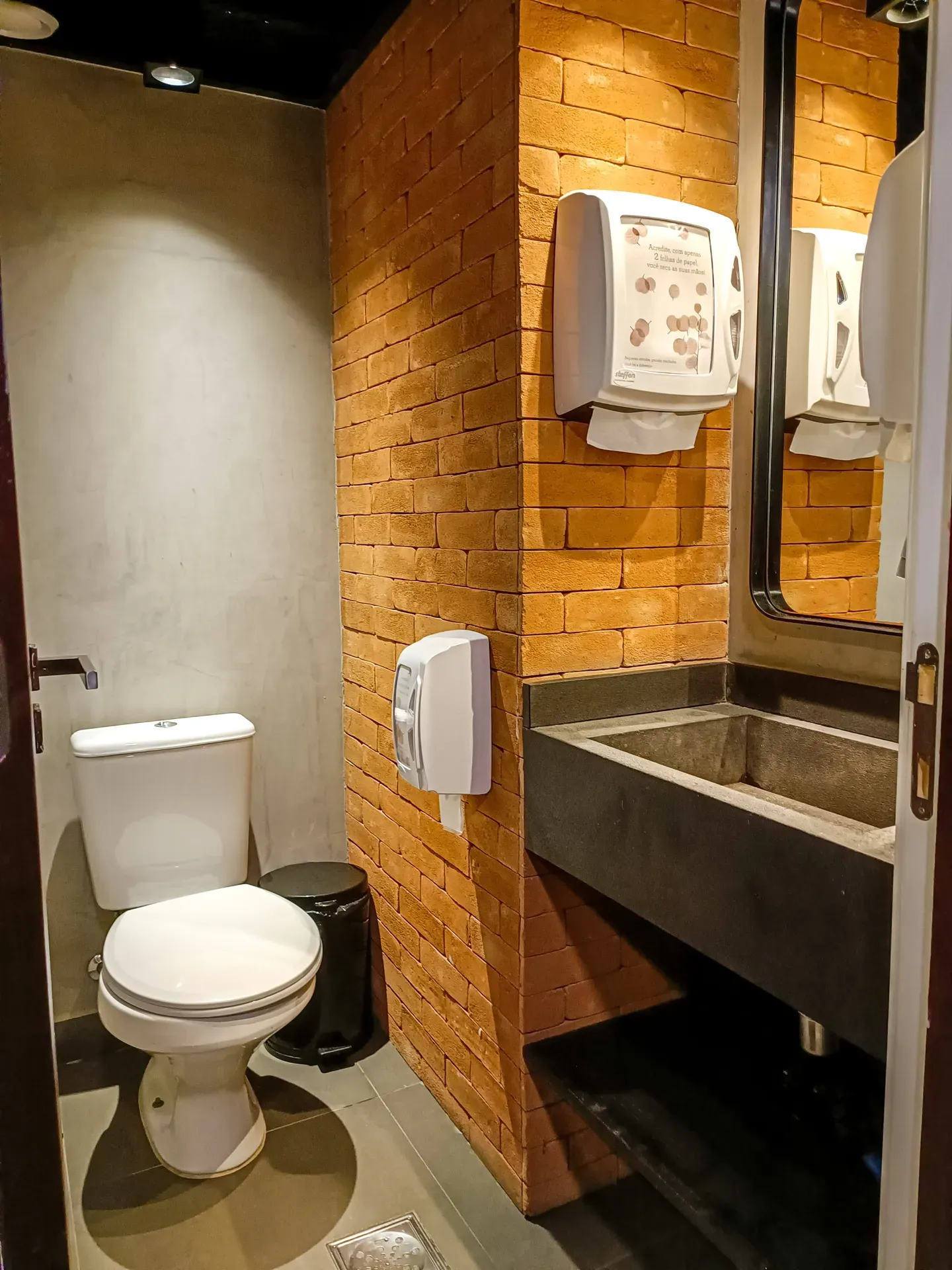Furnished studio in a building with a coworking space — photo 22