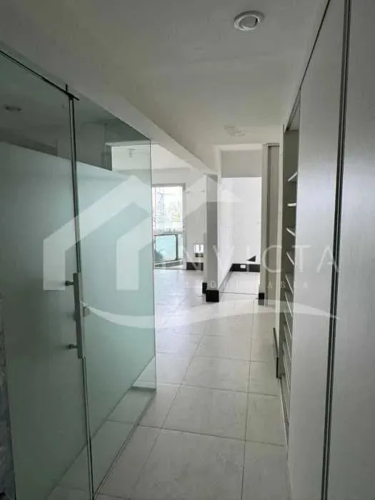 Residential apartment with 3 bedrooms and enclosed balcony — photo 13