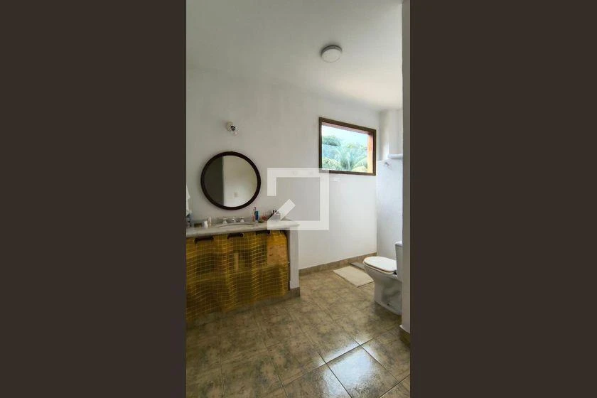Furnished house, 270 m², with floor-to-ceiling windows — photo 37