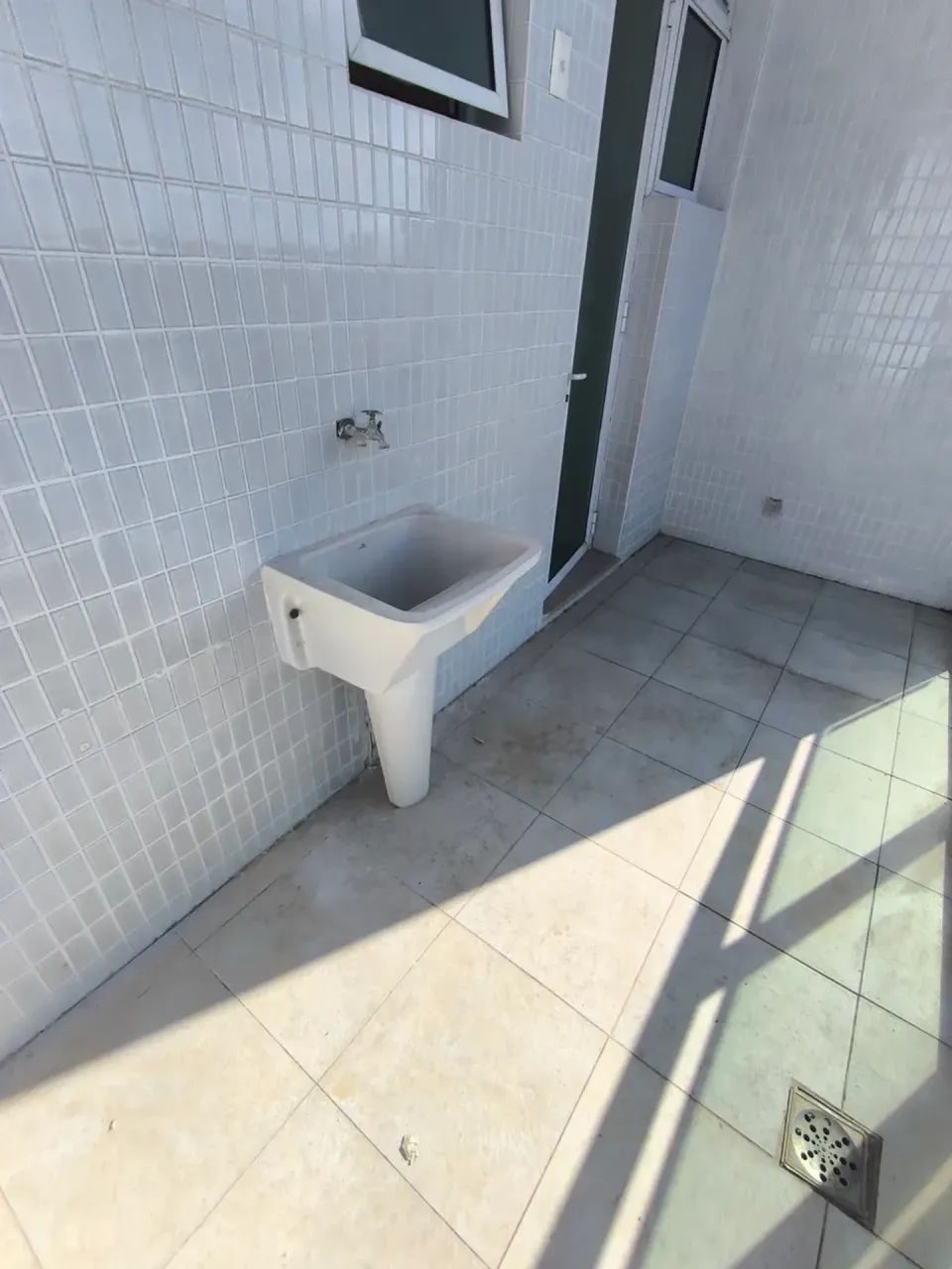 Вид на воду та 1 спальня: квартира 575 м² — photo 4