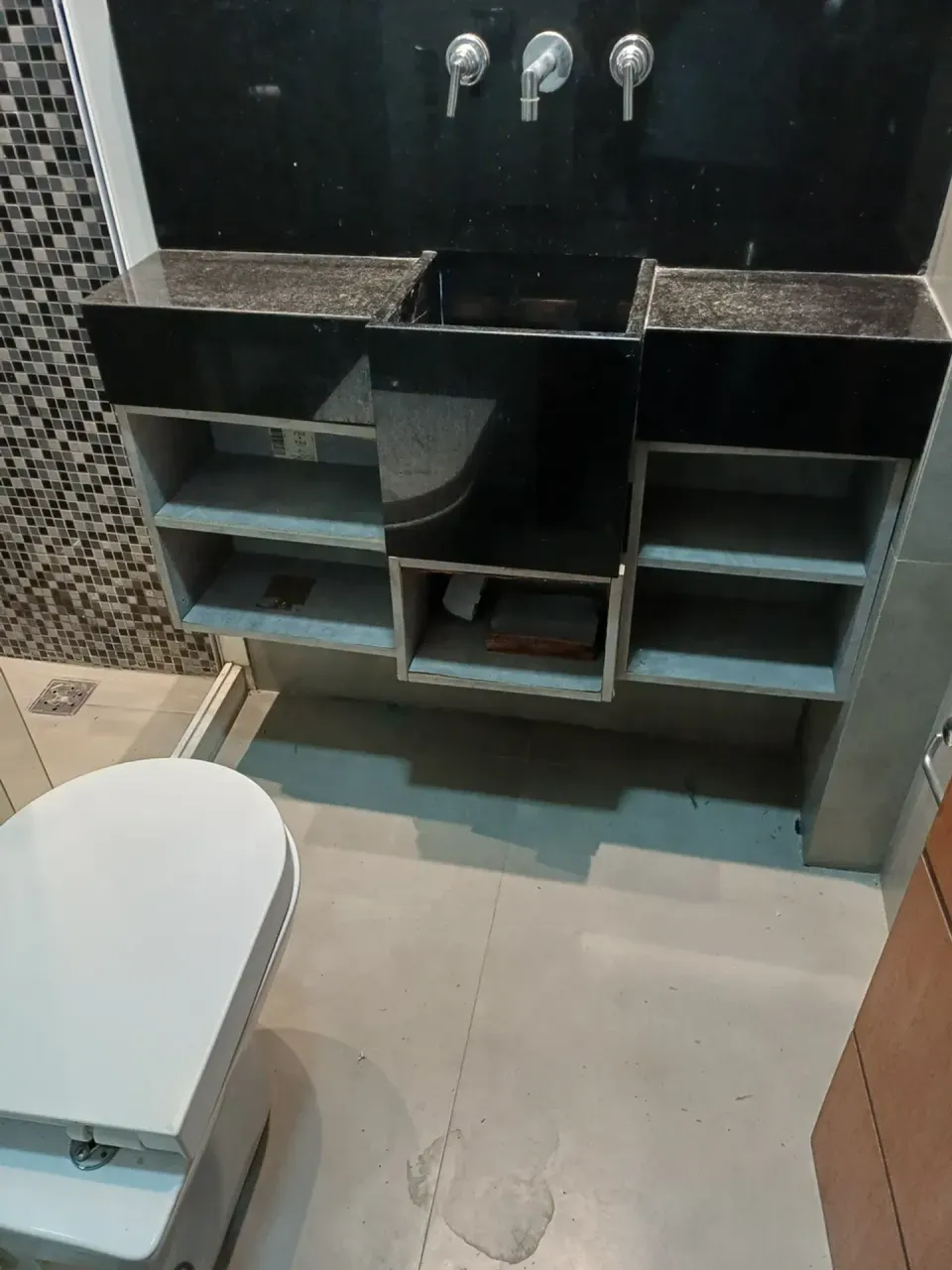 Furnished 2-bedroom apartment with 2 bathrooms — photo 18
