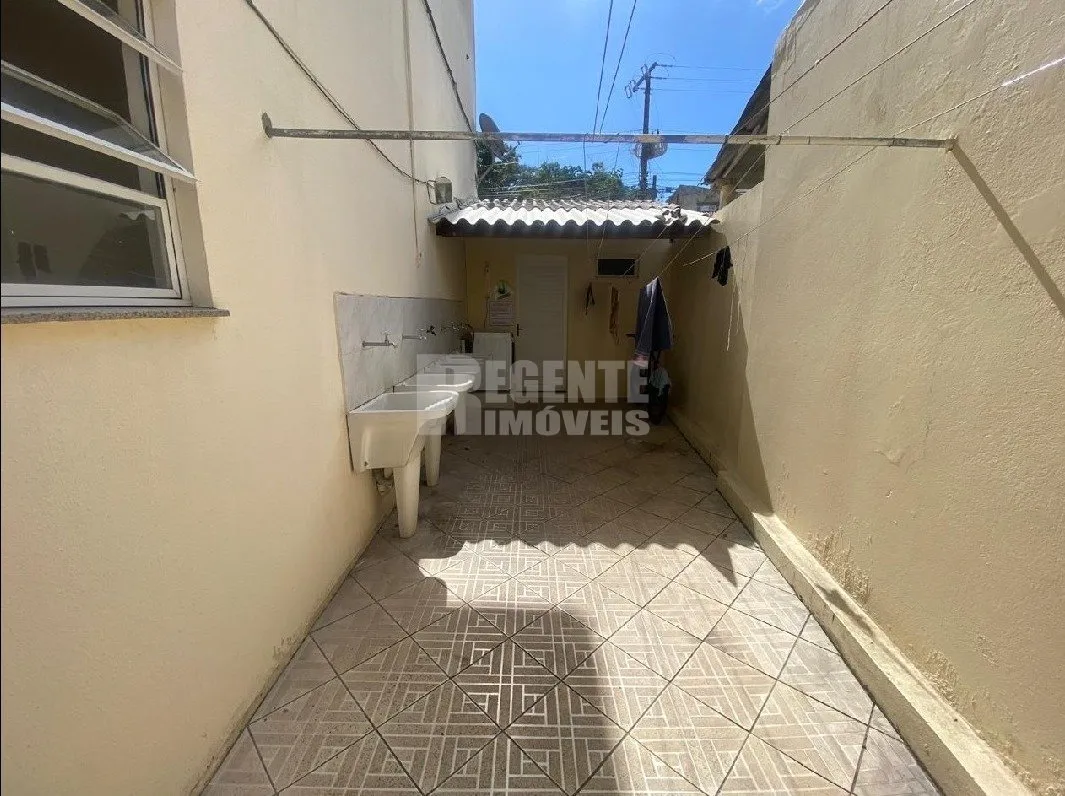 Furnished 30 m² studio with 1 parking space and 1 bath — photo 14