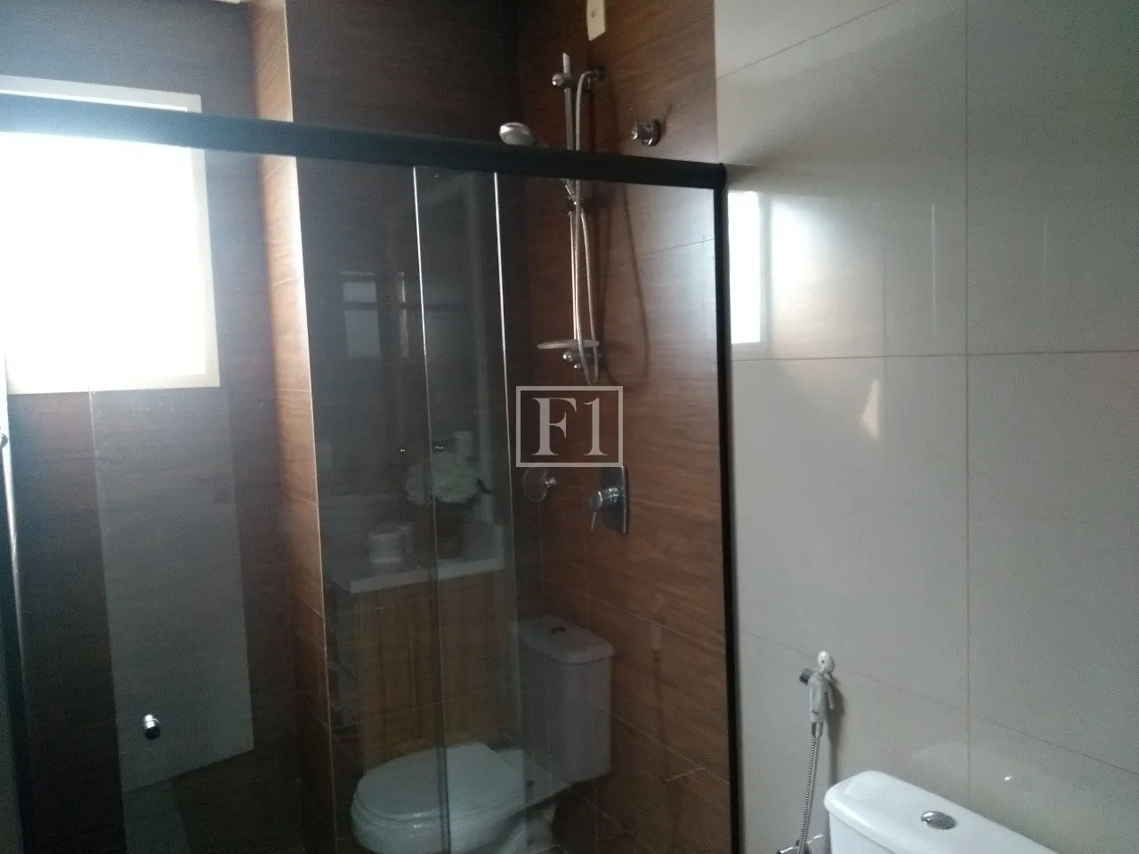 Furnished house, 450 m², with floor-to-ceiling windows — photo 48