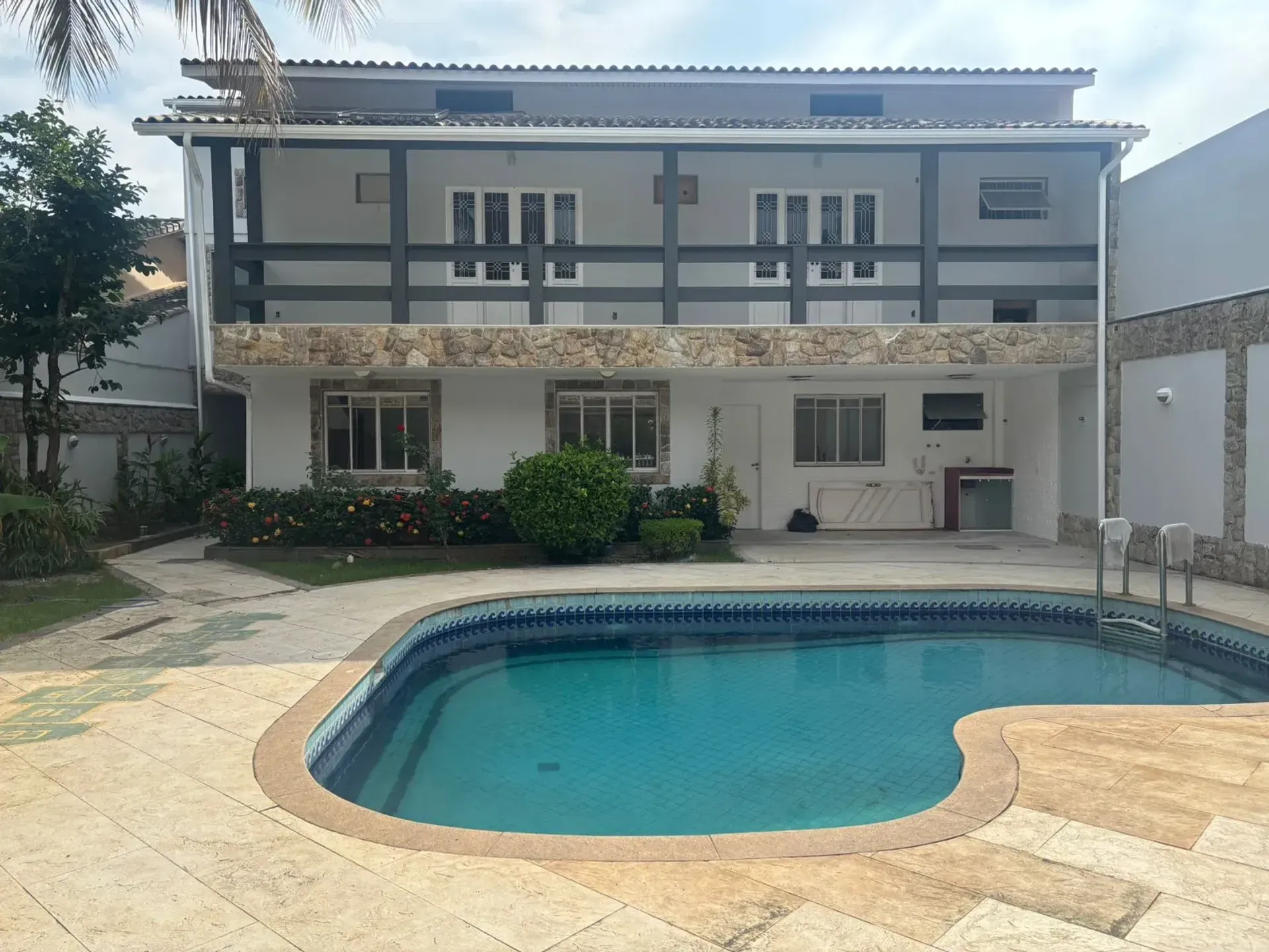 Apartment with 4 bedrooms, balcony and 500 m² — photo 26