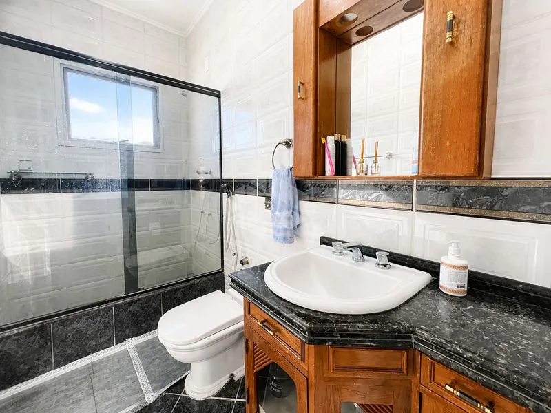 Furnished house, 350 m², with a water view