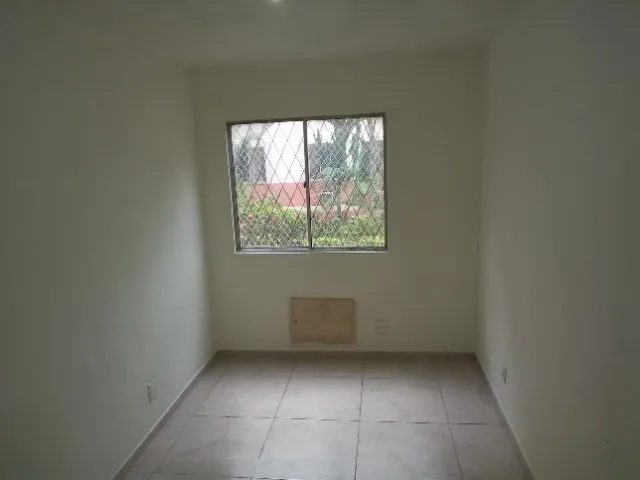 Unfurnished 1-bedroom apartment with private laundry — photo 10