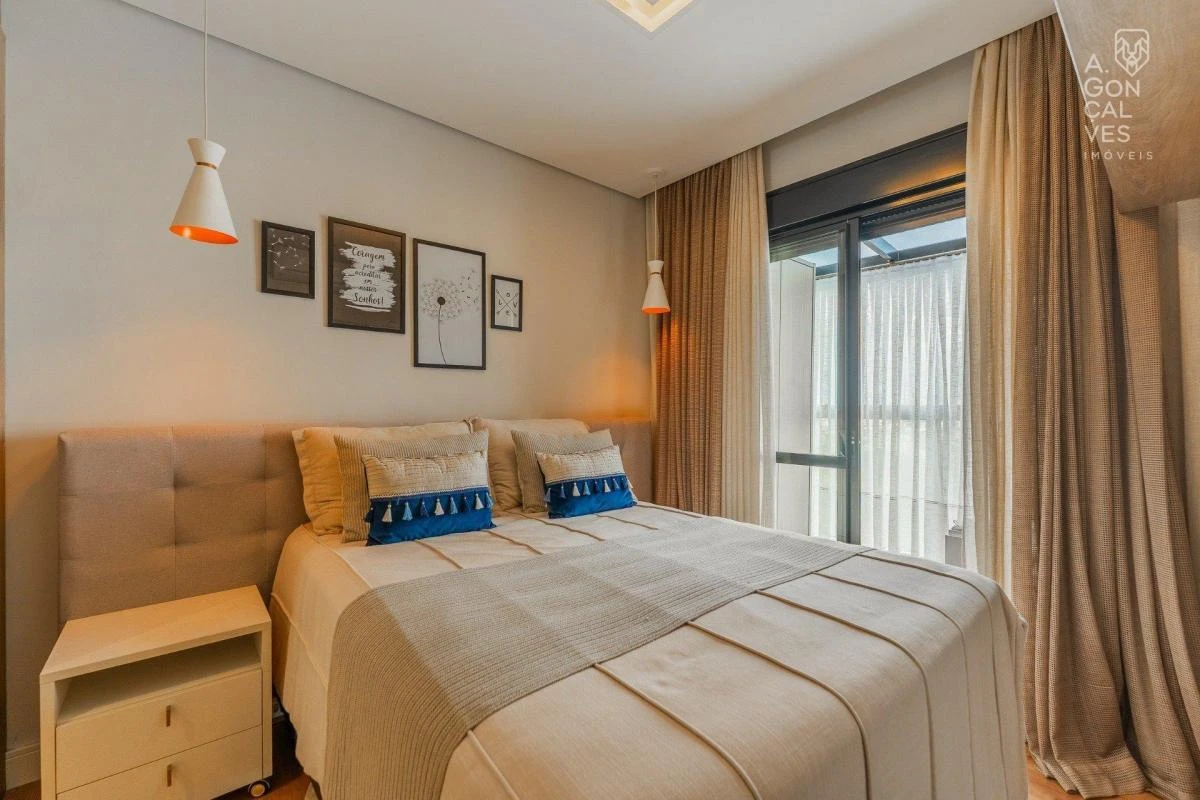 Furnished apartment, 150 m², with floor-to-ceiling windows — photo 9