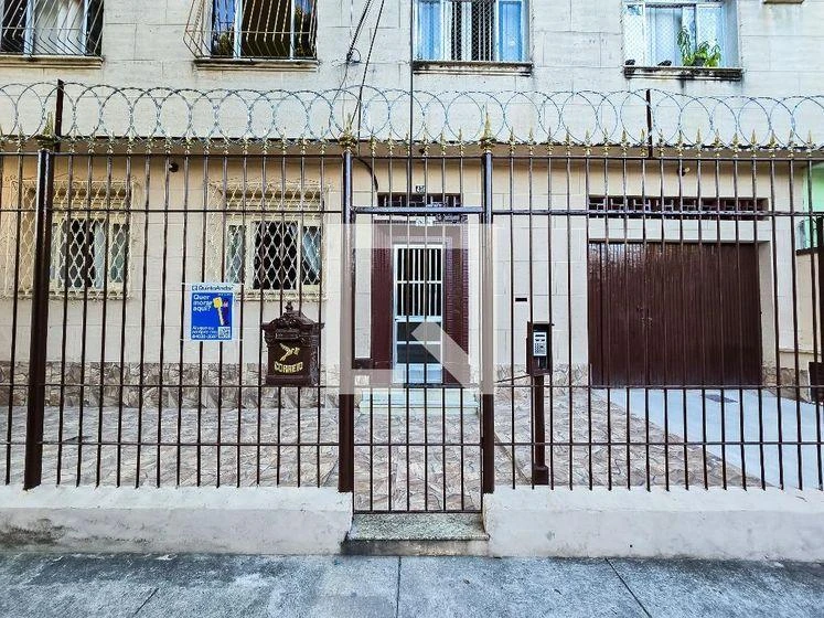 65 m² apartment with a washing machine and a bathtub — photo 9