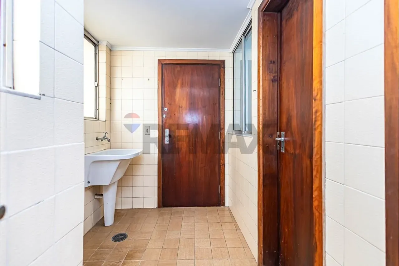 94 m² apartment with a washing machine and a home office — photo 20