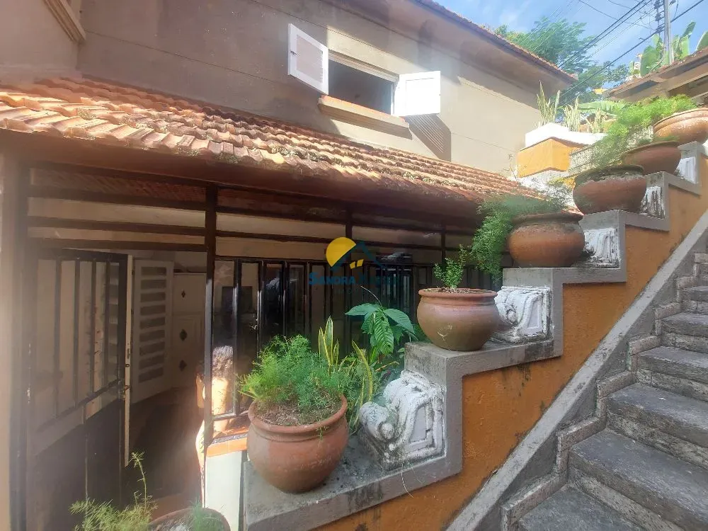 Furnished 700 m² house with 4 bedrooms and 2 en-suites — photo 68