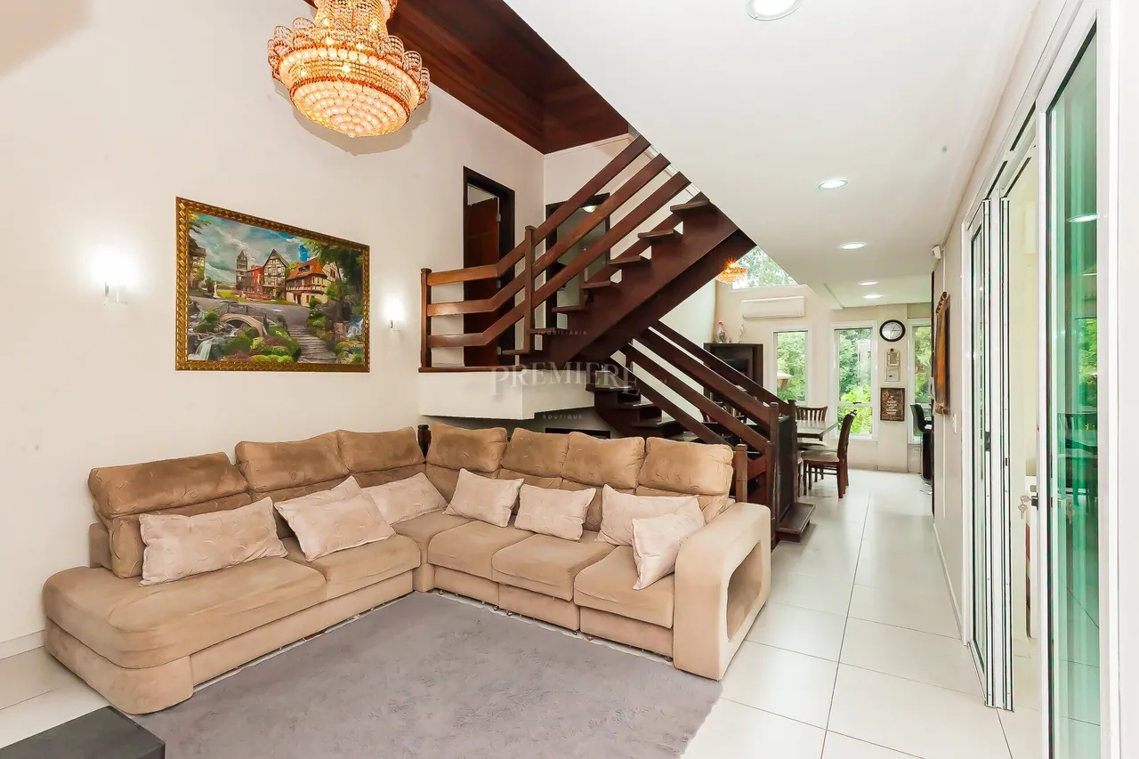 House with 4 bedrooms, 1 en-suite, 4 bathrooms — photo 3
