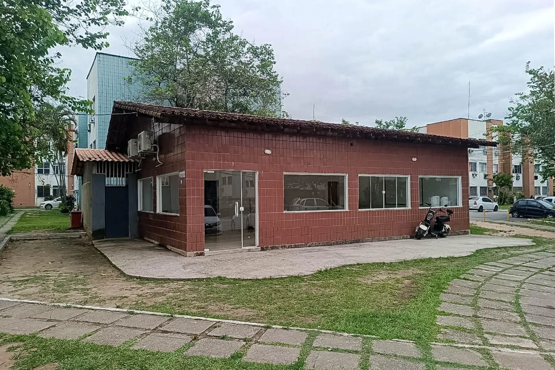 2-bedroom apartment in a building with a gym — photo 15