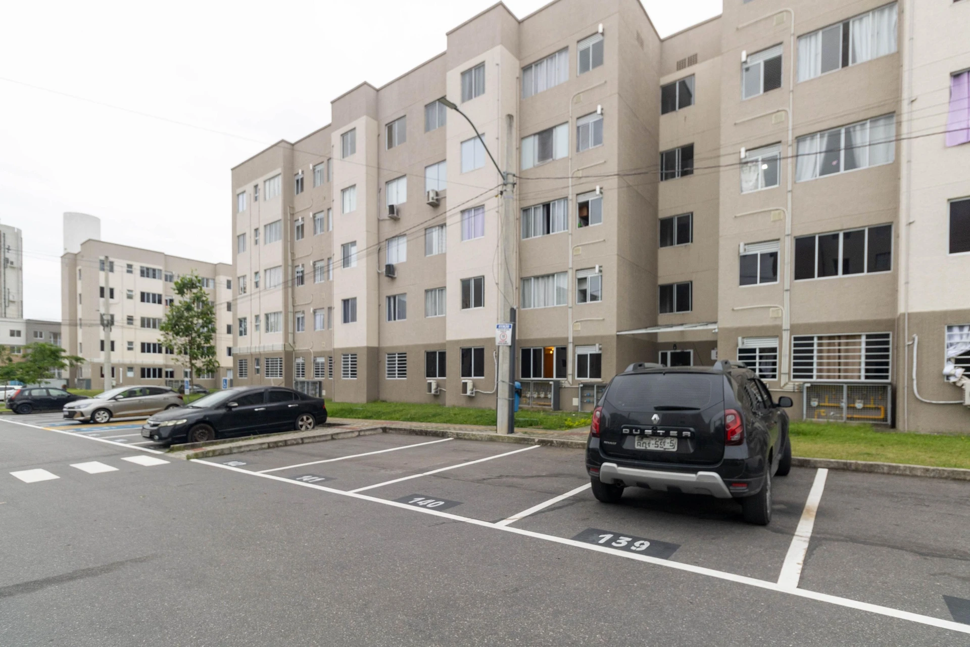 2-bedroom apartment in a building with a gym — photo 39