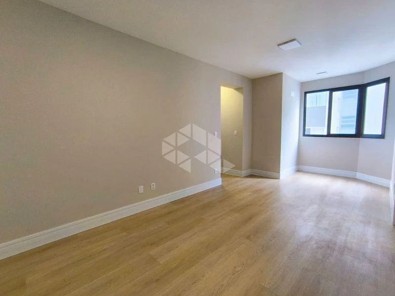 2-bedroom apartment with a water view — photo 14