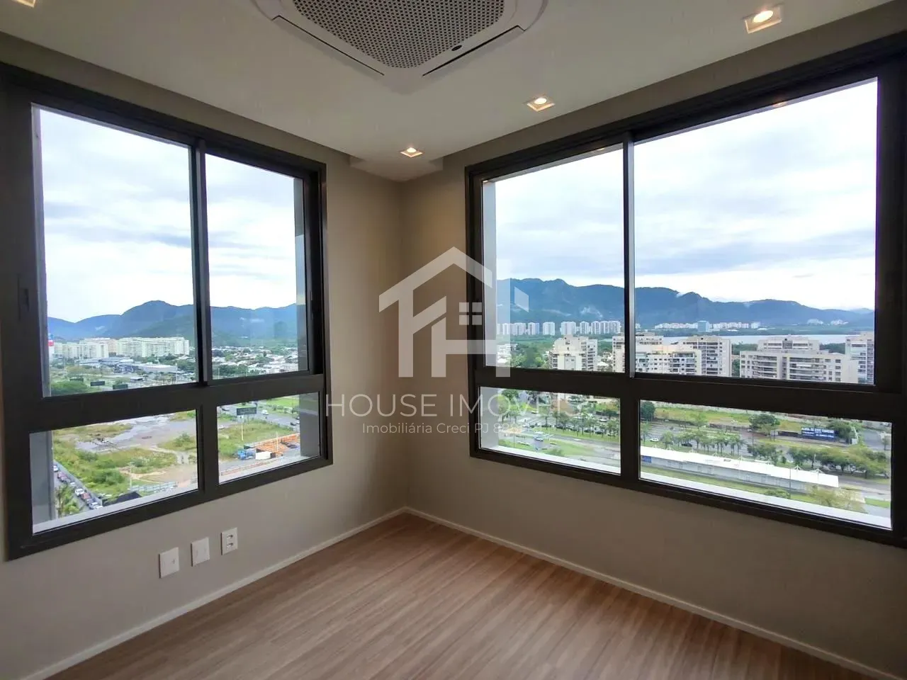 Departamento de 3 dormitorios con ventanales de piso a techo — photo 39