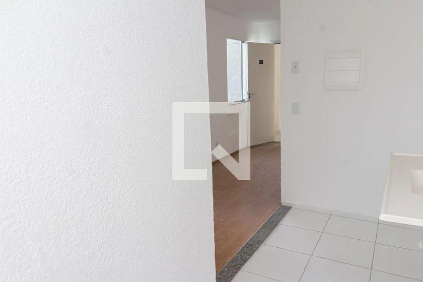 Unfurnished 2-bedroom apartment with 45 m² and wood floors — photo 45
