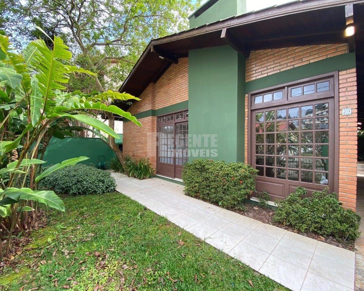 3-bedroom house with a home office in Florianópolis — photo 6