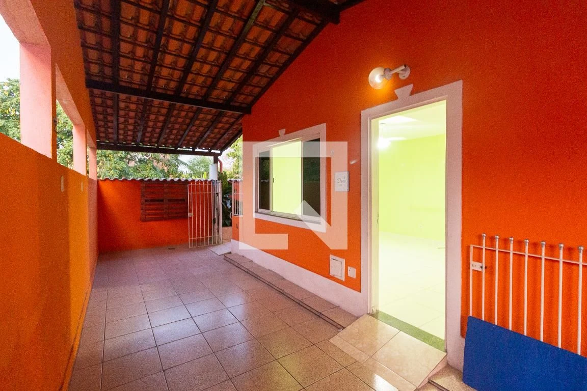 200 m² house with a private BBQ and a private pool — photo 54