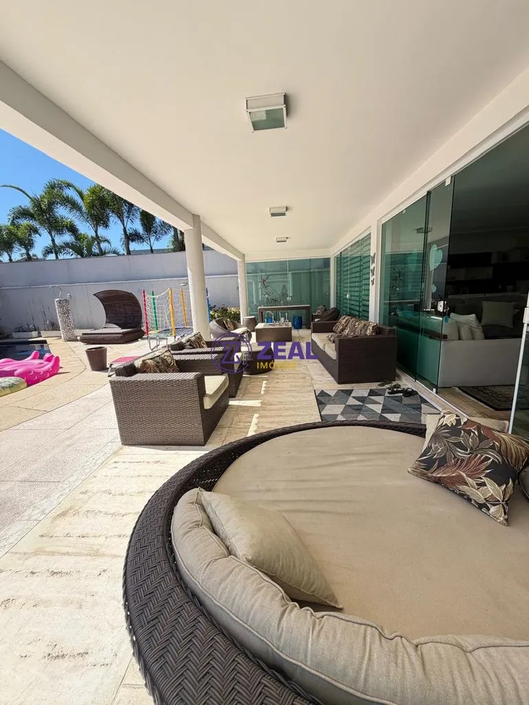 House with enclosed balcony and built-in grill — photo 28