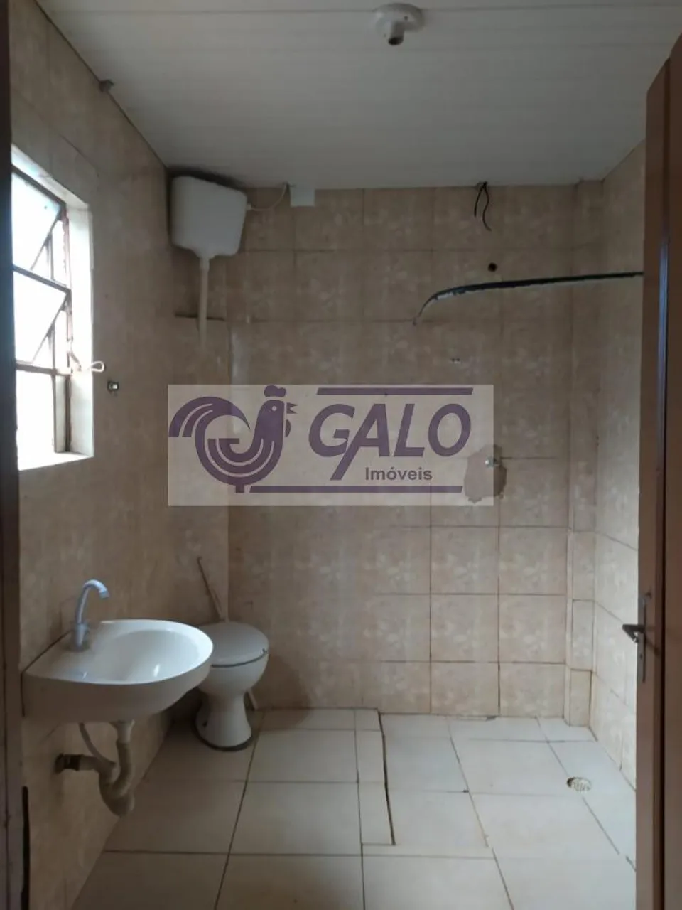 2-bedroom house with wood or laminate floors in Curitiba — photo 5