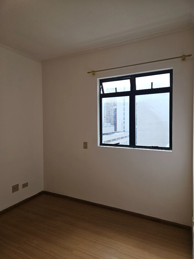Wood or laminate floors in a one-bedroom apartment, 51 m² — photo 9