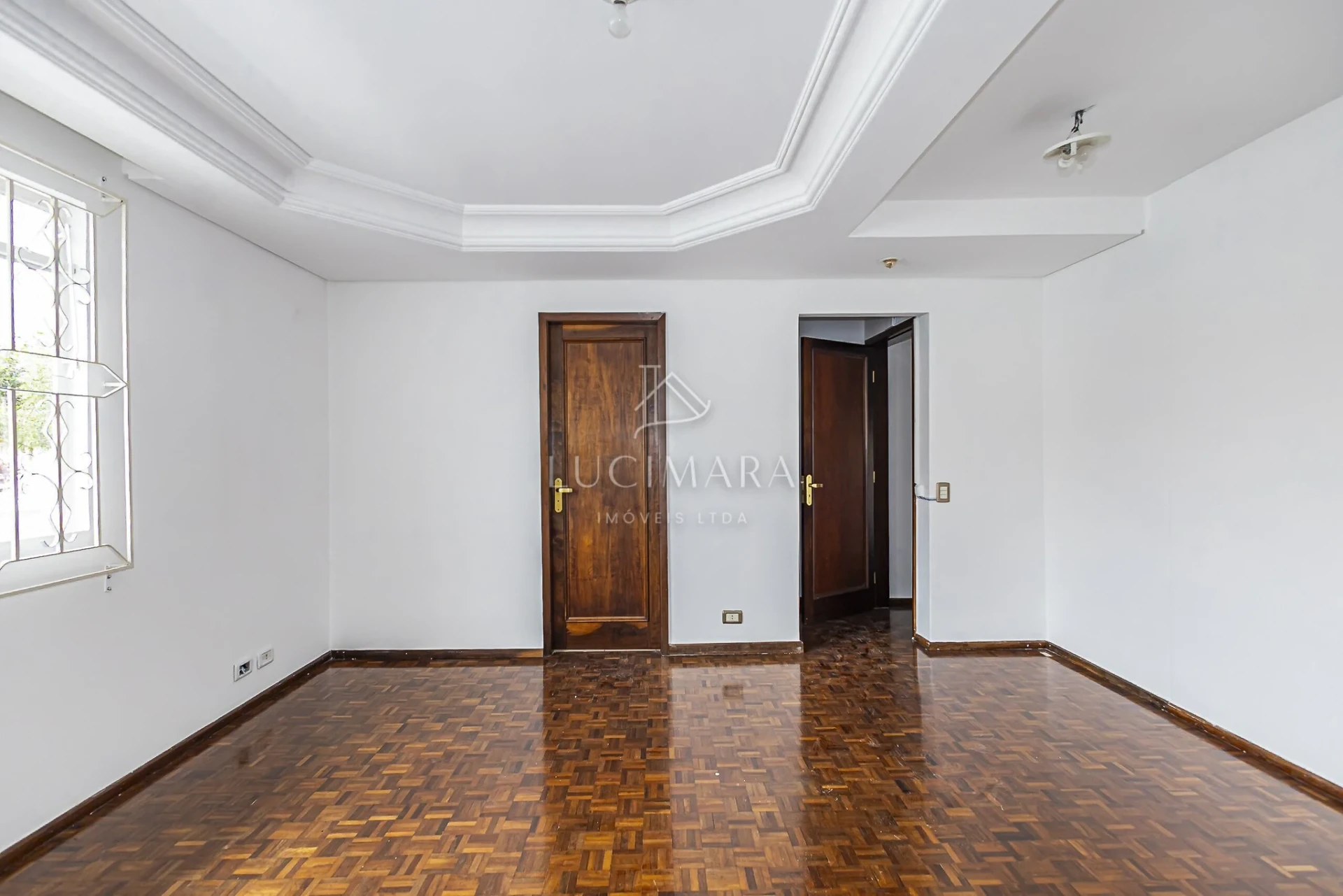 Wood or laminate floors in a 2-bedroom house, 170 m² — photo 21