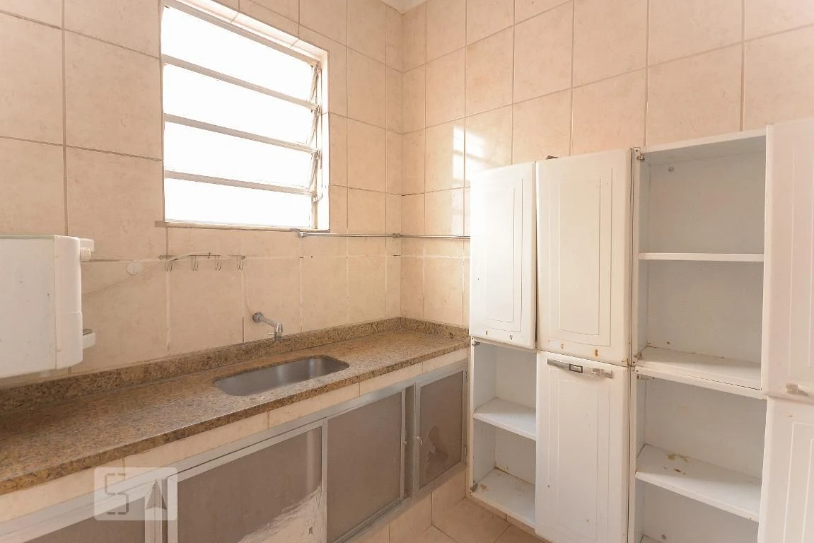 House for rent with 5 bedrooms and 2 bathrooms — photo 4