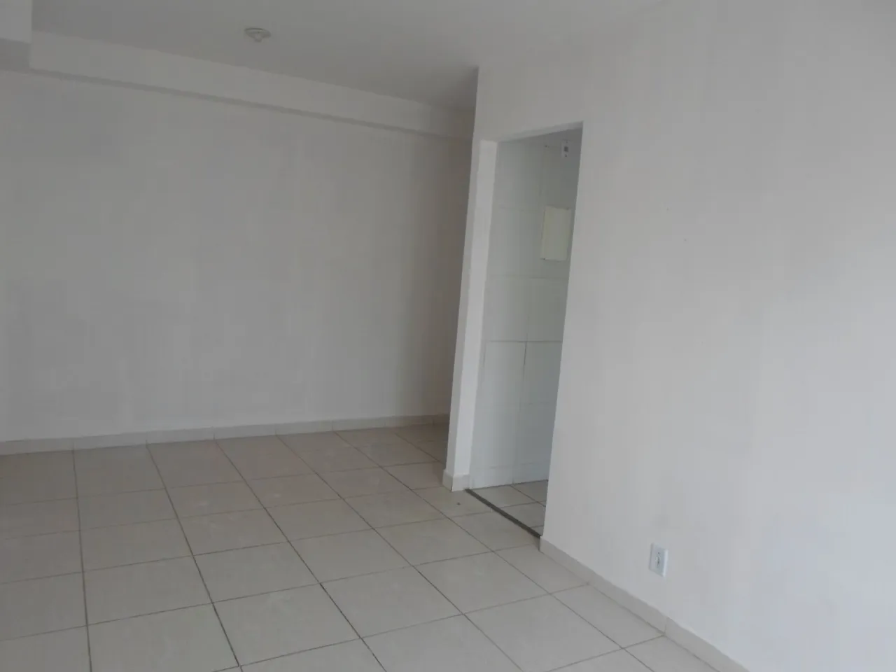 3-bedroom apartment with a separate, closed kitchen — photo 7