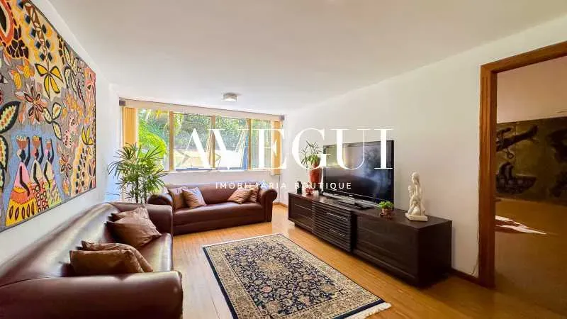 Furnished house, 800 m², with floor-to-ceiling windows — photo 15