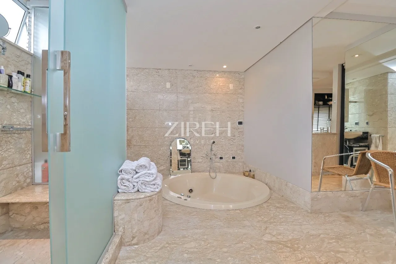 Дом 879 м² с камином и 6 спальнями — photo 24