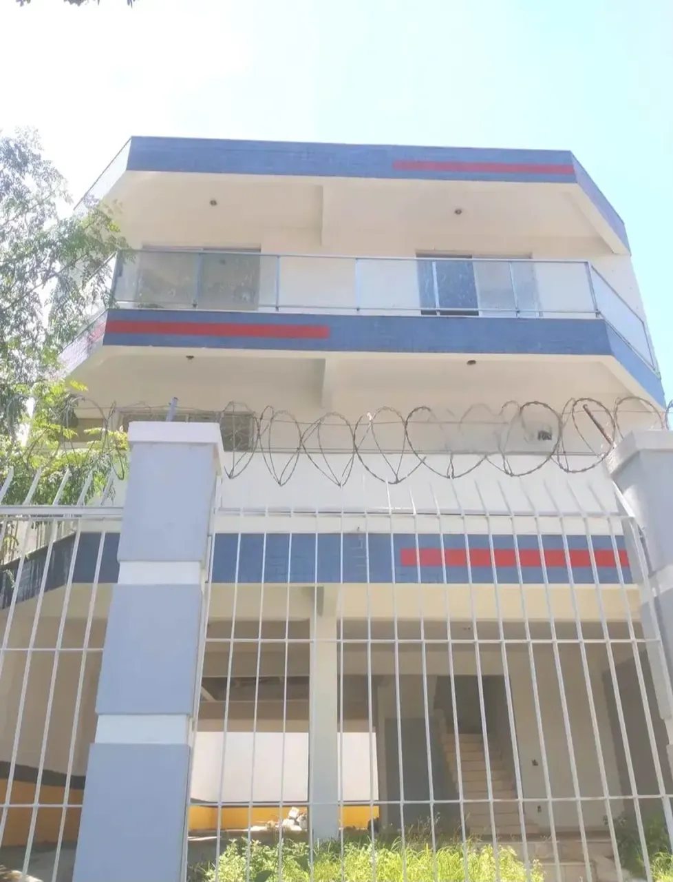 Rental apartment with 2 bedrooms, 1 bath, and a parking space — photo 7