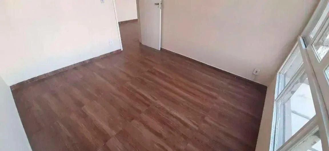 Unfurnished 2-bedroom apartment with a closed kitchen — photo 10