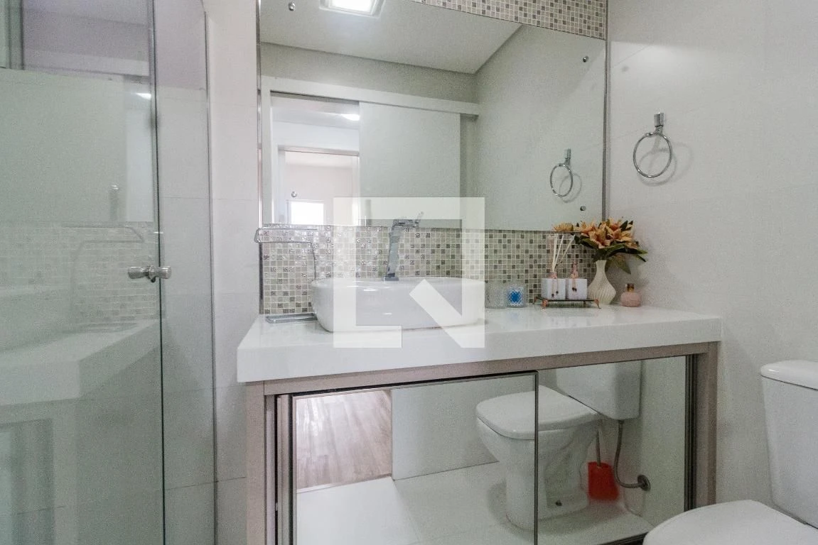 Furnished apartment, 77 m², with a glass-enclosed balcony — photo 24