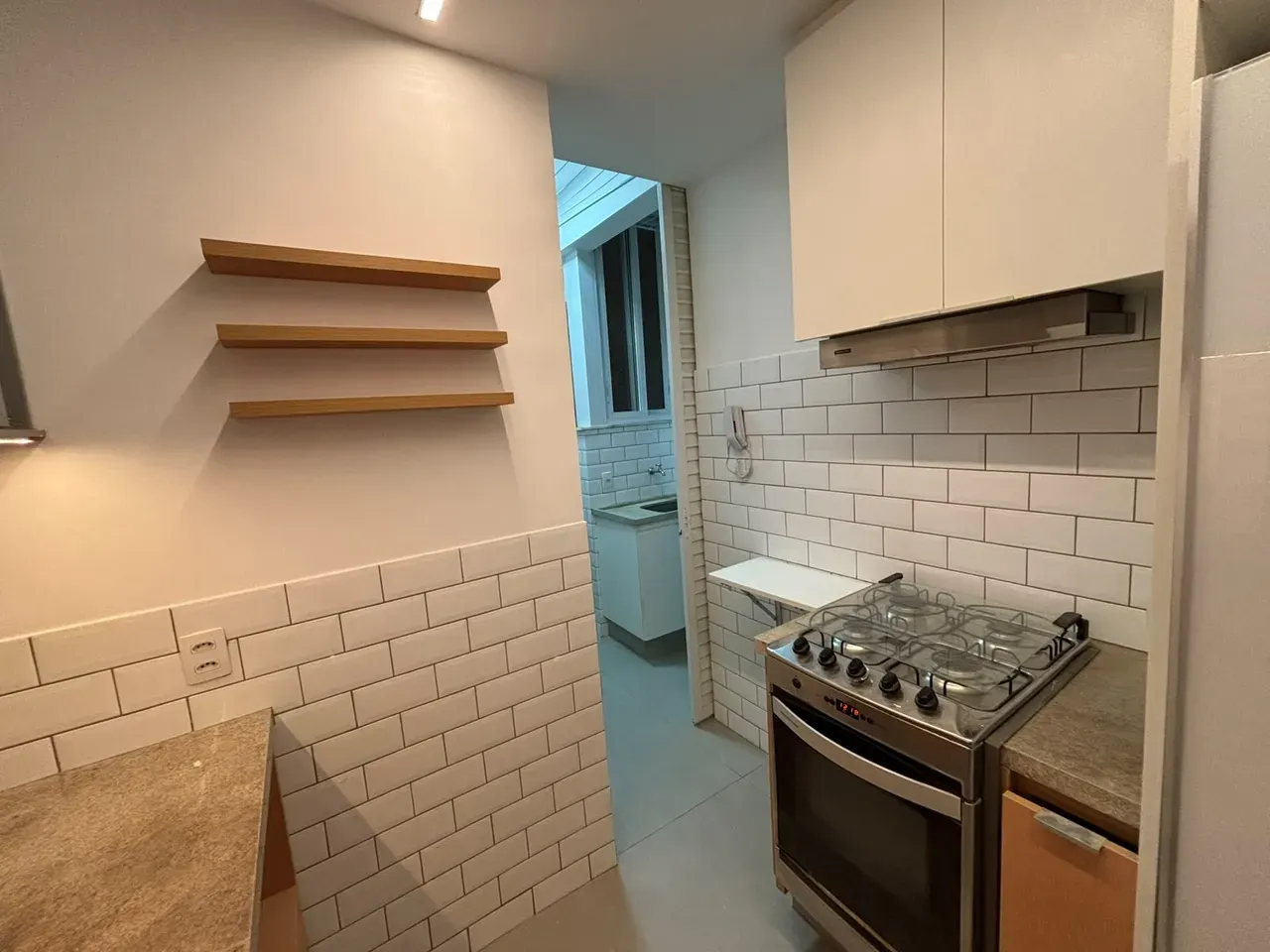 Departamento, 77 m², con ventanales de piso a techo — photo 9
