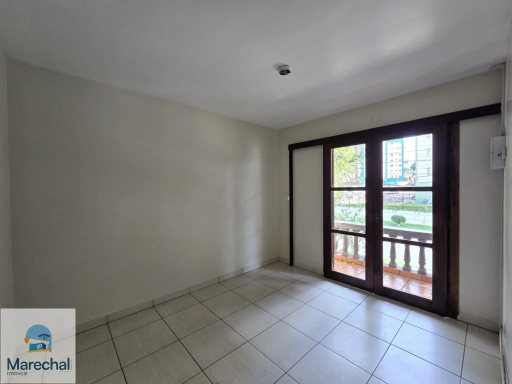 3-bedroom house with a private BBQ — photo 10